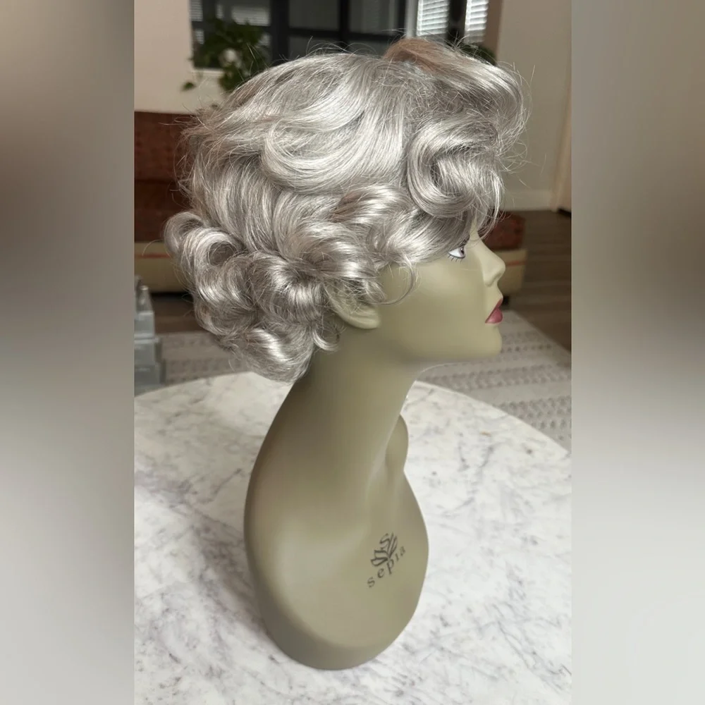 Rare Vintage Rene Of Paris Wig‎ #444 Madame Color #56.